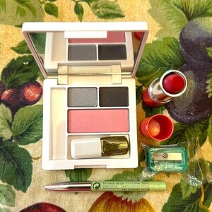Clinique travel size eye shadow, lip liner, lipsticks NEW